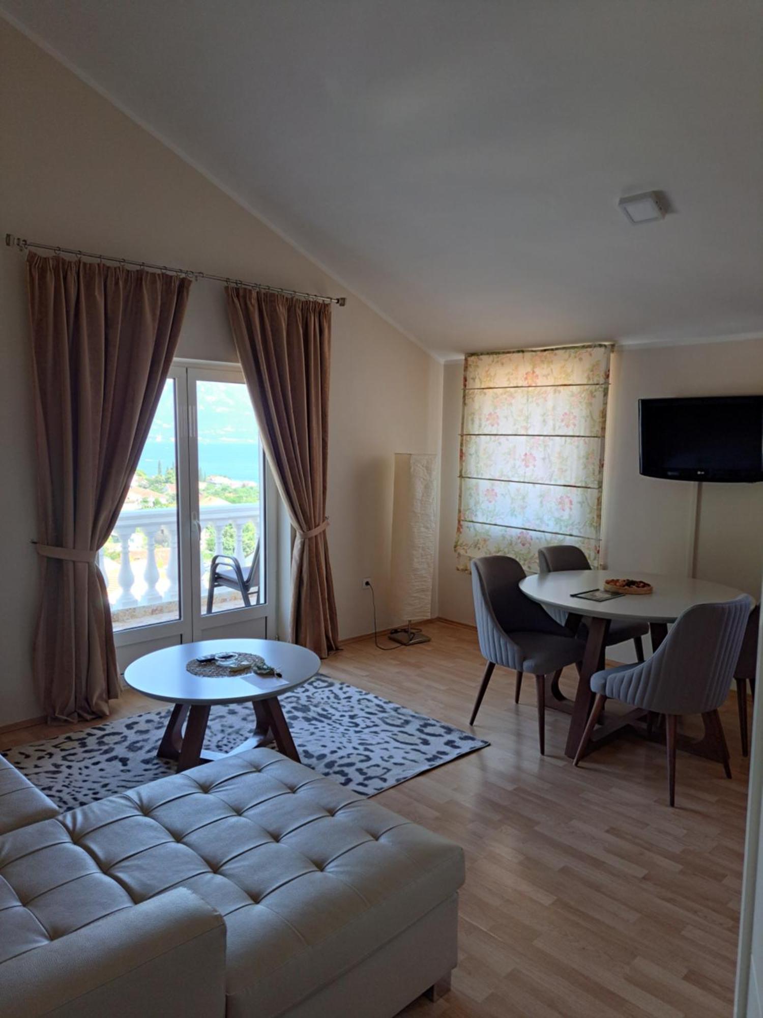 Monte Aria Panorama Suites Herceg Novi Oda fotoğraf